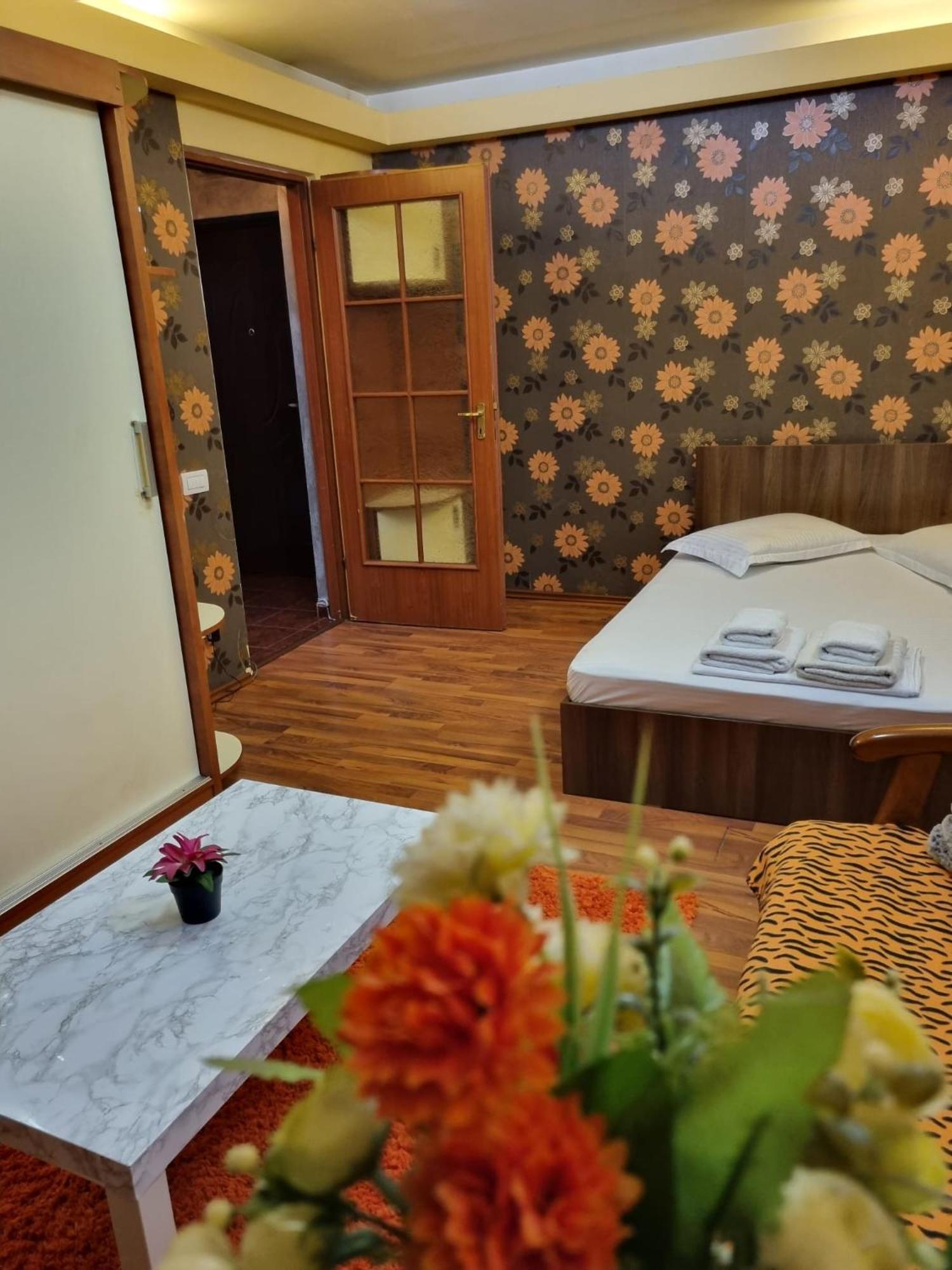 My House - Ultracentral Romana Square Near Old Town Bucureşti Ngoại thất bức ảnh
